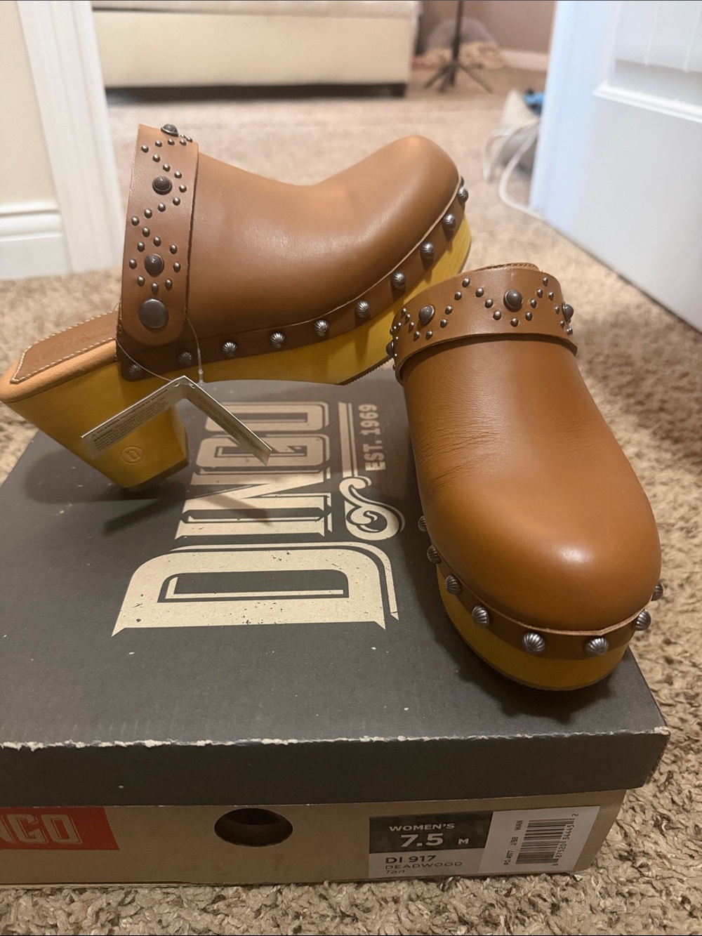 Dingo  Deadwood Brown Leather Studded Clog 7.5 NWT